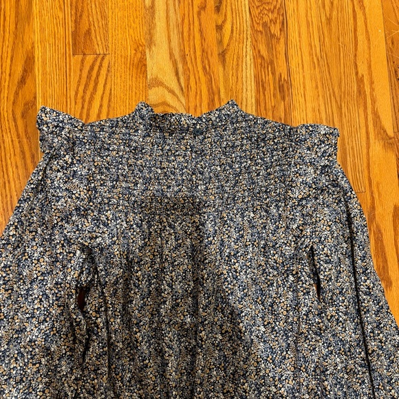 NWT GAP smocked floral peasant top - Picture 5 of 6